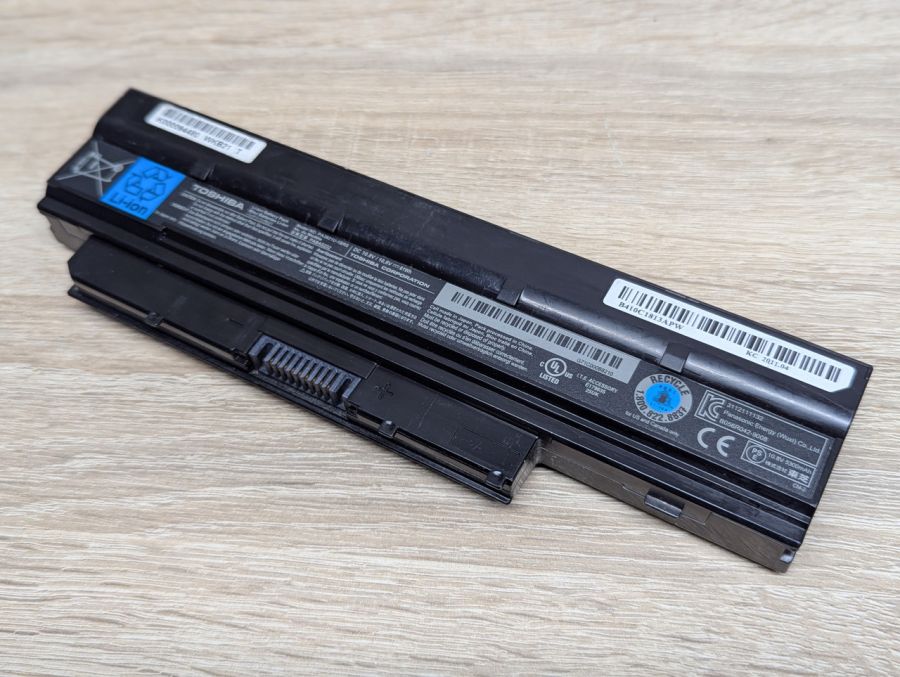 Б/В Акумуляторна батарея Toshiba PA3821U-1BRS