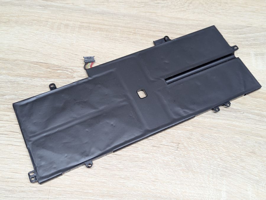 Б/В Оригінальний акумулятор Lenovo L18M4P72