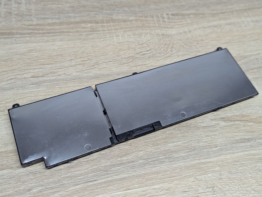 Б/В Оригінальна акумуляторна батарея Dell C903V