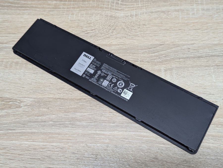 Б/В Оригінальна акумуляторна батарея Dell 3RNFD