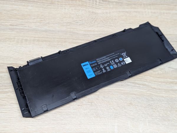Б/В Оригінальна акумуляторна батарея Dell 9KGF8