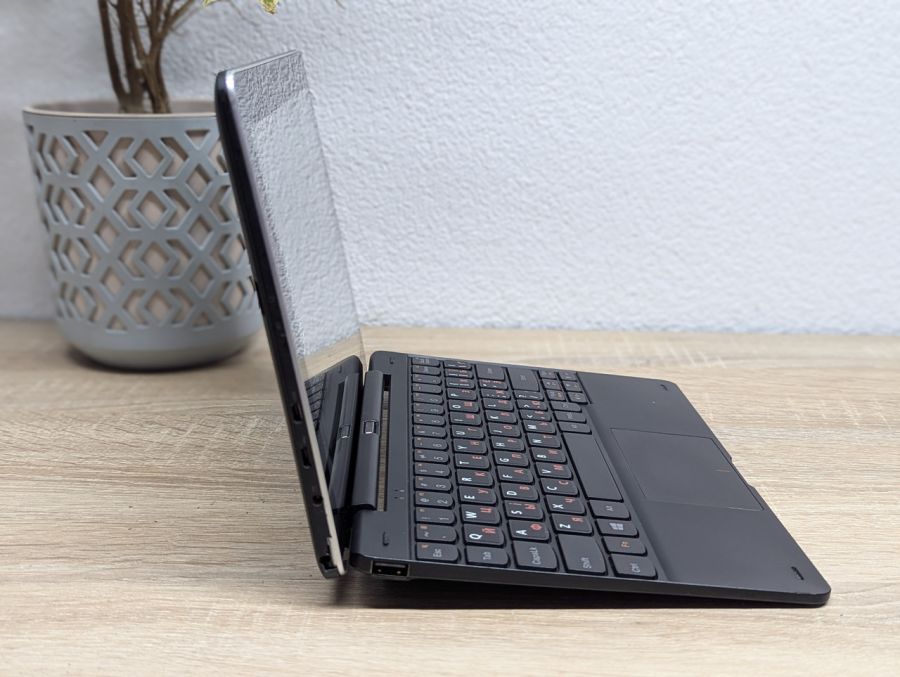 Уцінка!Планшет з клавіатурою Б/В Lenovo Ideapad Miix 300-10IBY:11 сенсорний, Intel Atom Z37735F,2 GB DDR3,, SSD 32