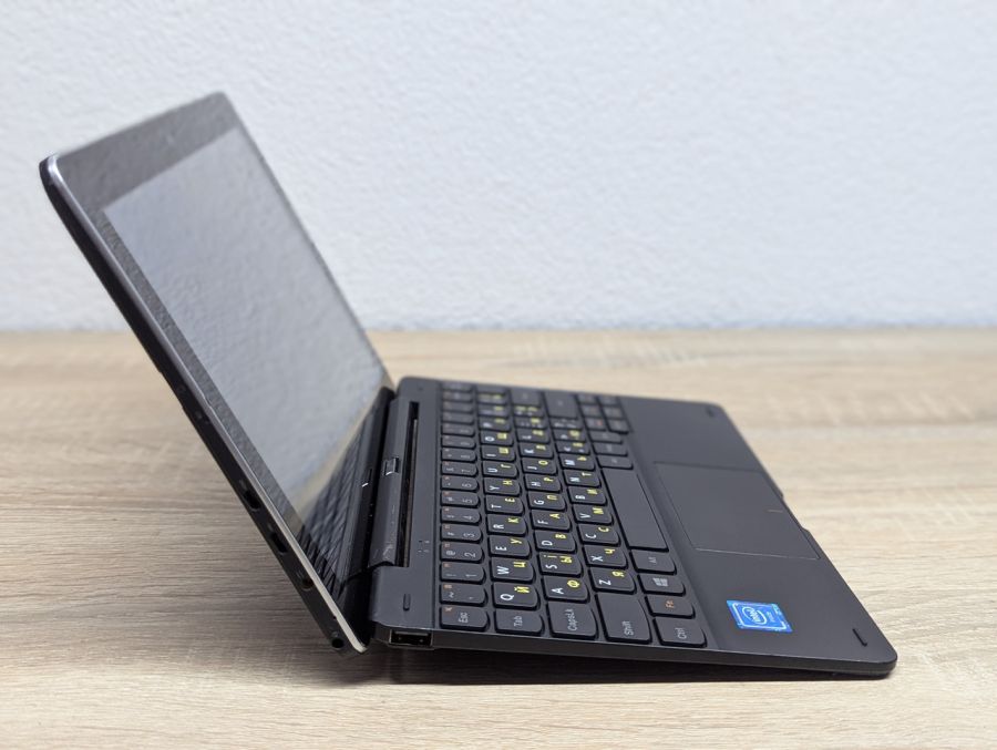 Б/В Уцінка!Планшет з клавіатурою Lenovo Ideapad Miix 300-10IBY:11 сенсорний, Intel Atom Z37735F,2 GB DDR3,, SSD 32