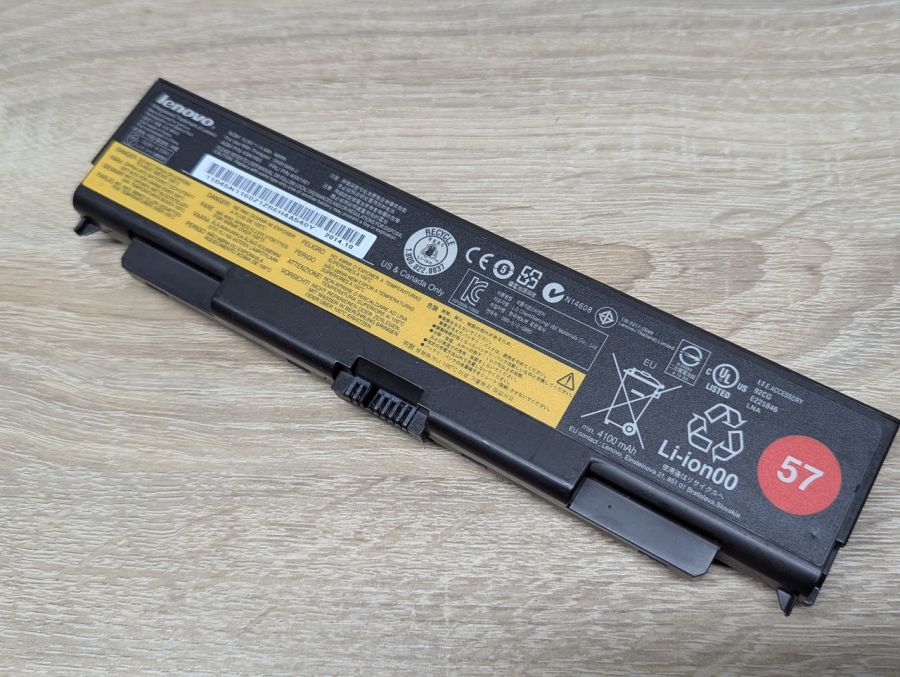 Б/В Оригінальна акумуляторна батарея Lenovo 45N1160,45N1161