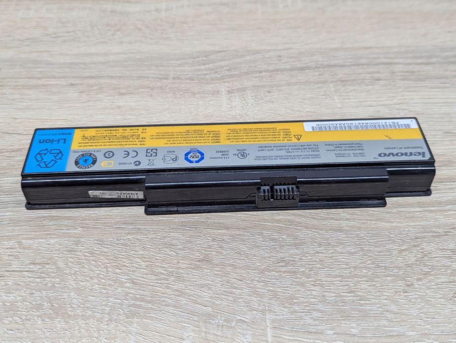 Б/В Оригінальна акумуляторна батарея Lenovo 121TS0A0A,121000649