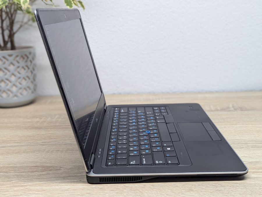 Уцінка! Ноутбук Б/В Dell Latitude E7440, Intel Core i7-4600U, DDR3 8 GB, SSD 128GB, 14" Full HD