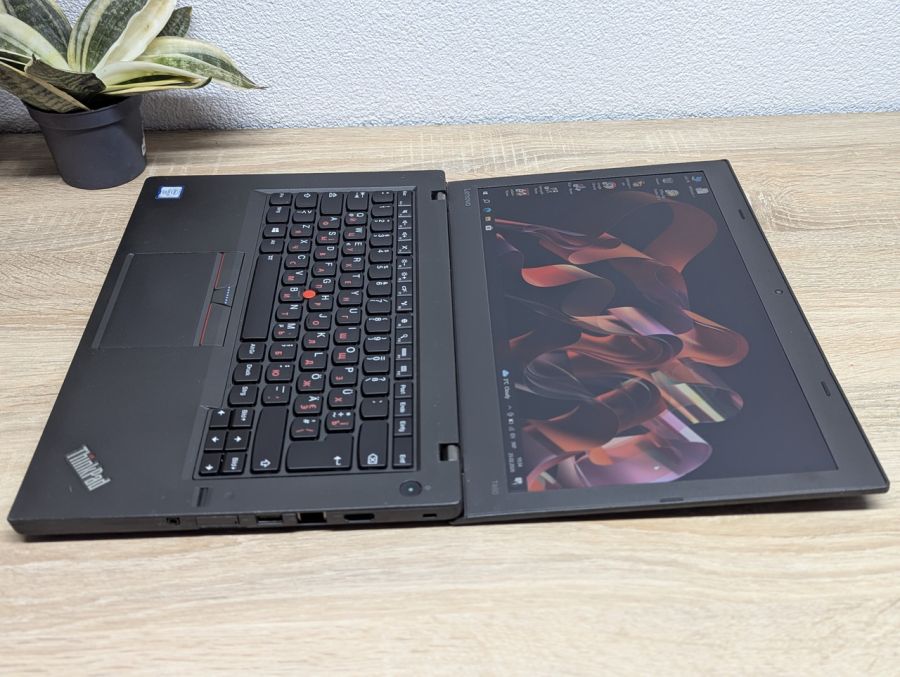 Уцінка! Ноутбук Б/В Lenovo T460, Intel Core i5-6300U, DDR3 8 GB, SSD 128GB, 14" Full HD