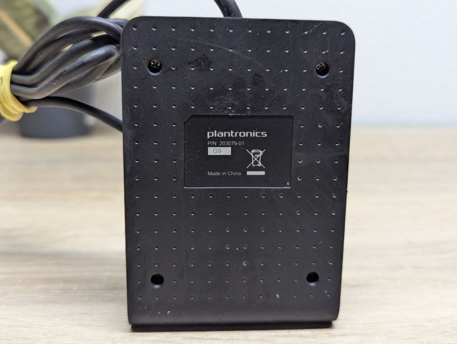 Б/В Док-станція для бездротових Bluetooth-гарнітур серії Plantronics G9 / Poly Voyager Focus UC