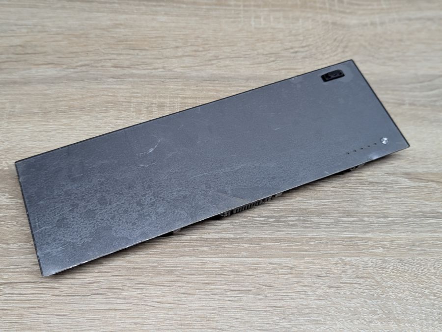 Б/В Оригінальна акумуляторна батарея Dell C565C [ProductHub SKU C565C]