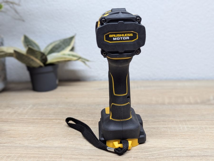 Новий Шуруповерт безщітковий ударний DeWALT DCF850