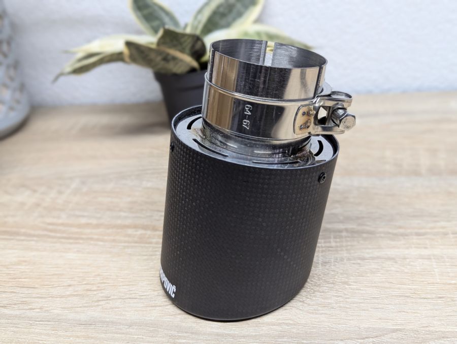 Новий Насадка на глушник Akrapovic