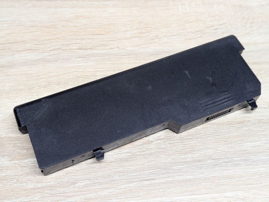Б/В Оригінальна акумуляторна батарея Dell T116C