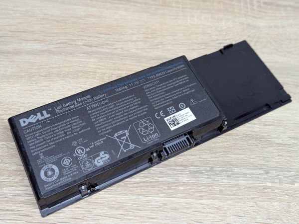 Б/В Оригінальна акумуляторна батарея Dell 8M039