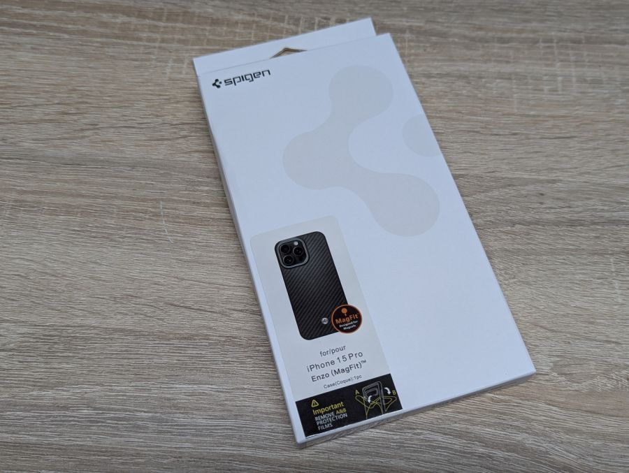 Новий Захисний чохол Spigen Enzo (MagFit) для iPhone 15 Pro