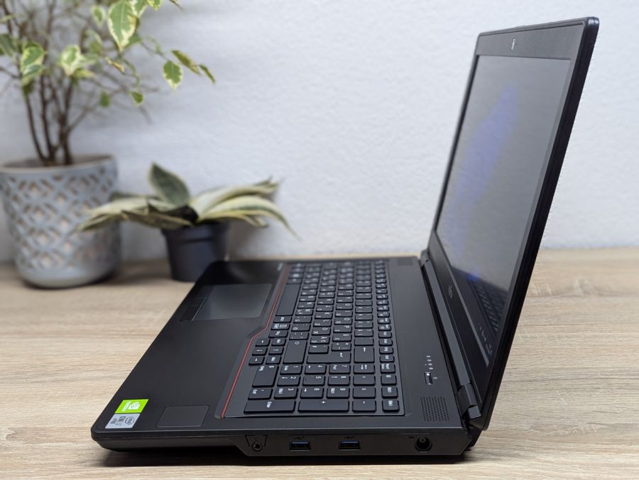 Ноутбук Б/В Fujitsu Celsius H7510, Intel Core i7-10850H, DDR4 16 GB, SSD 512GB, NVIDIA Quadro T1000 4Gb, 15.6" Full HD