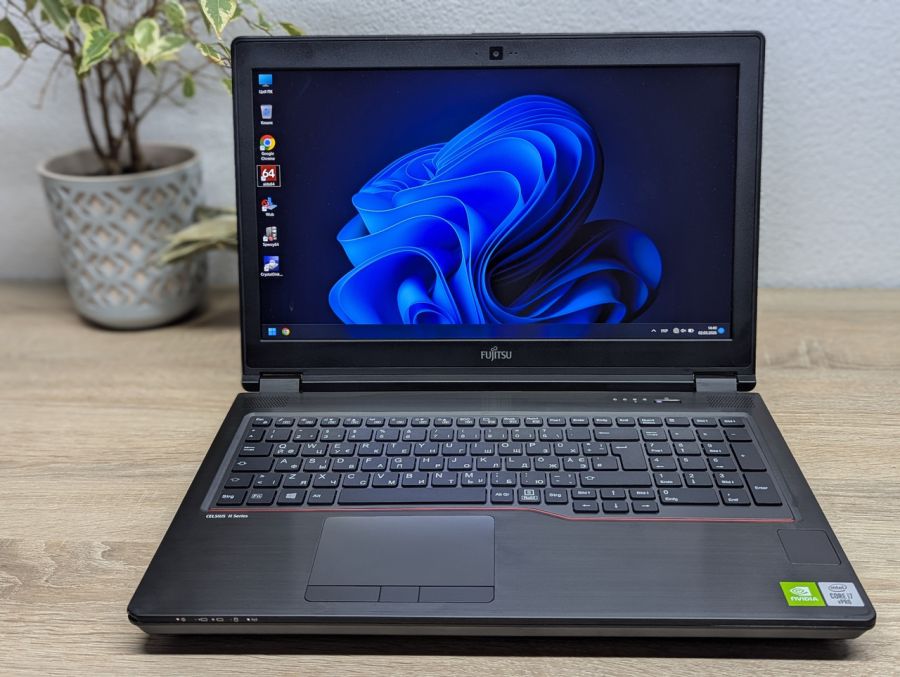 Ноутбук Б/В Fujitsu Celsius H7510, Intel Core i7-10850H, DDR4 16 GB, SSD 512GB, NVIDIA Quadro T1000 4Gb, 15.6" Full HD