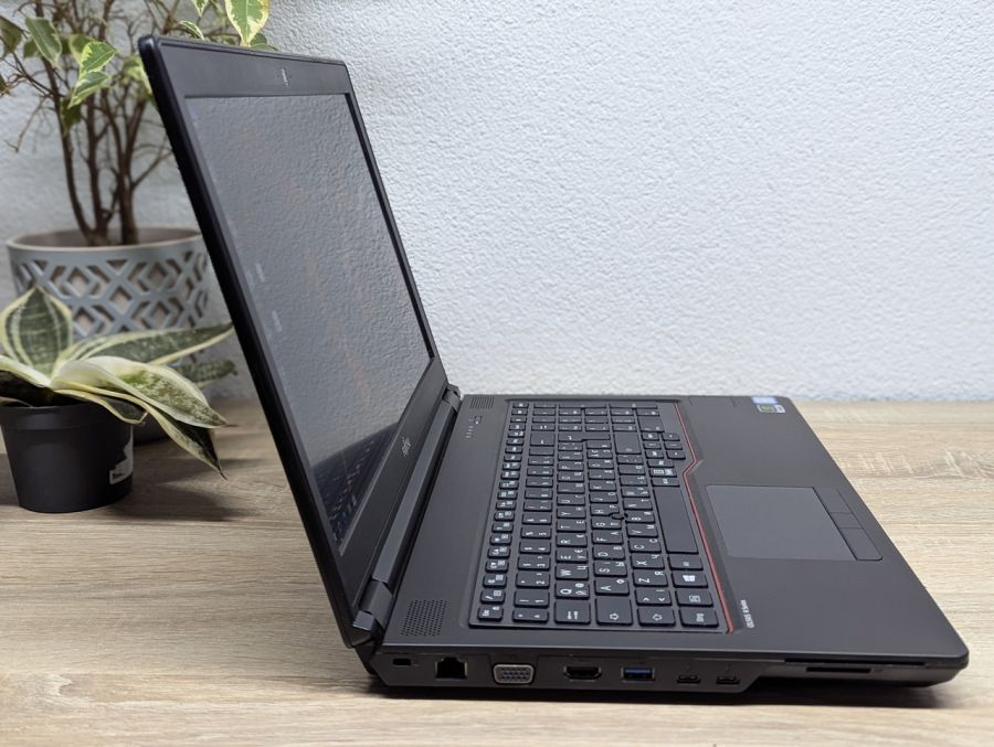 Ноутбук Б/В Fujitsu Celsius H780, Intel Core i7-8750H, DDR4 16 GB, SSD 512GB, NVIDIA Quadro P600 4Gb, 15.6" Full HD