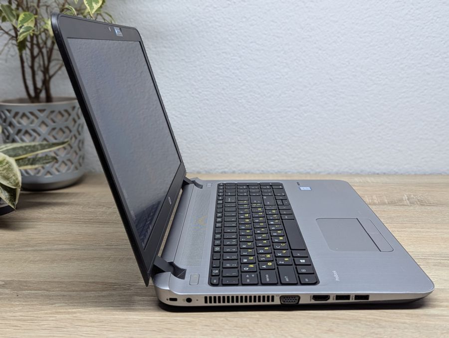 Уцінка! Ноутбук Б/В HP ProBook 450 G3, Intel Core i7-6500U, DDR3 8 GB, SSD 128GB, 15.6" Full HD