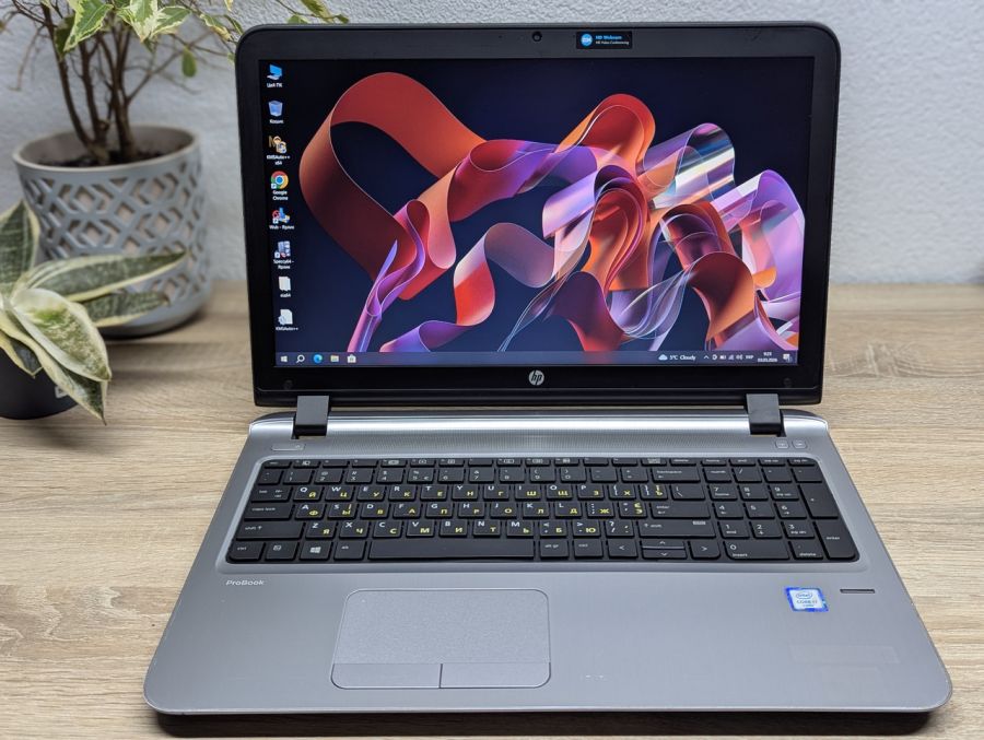 Уцінка! Ноутбук Б/В HP ProBook 450 G3, Intel Core i7-6500U, DDR3 8 GB, SSD 128GB, 15.6" Full HD