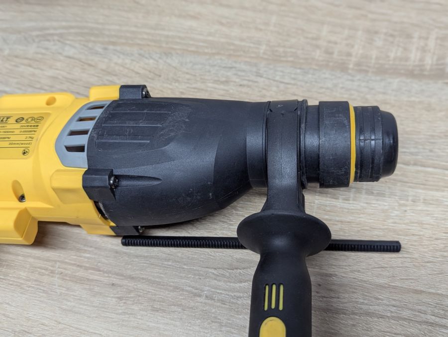 Новий Перфоратор DeWALT DCH263