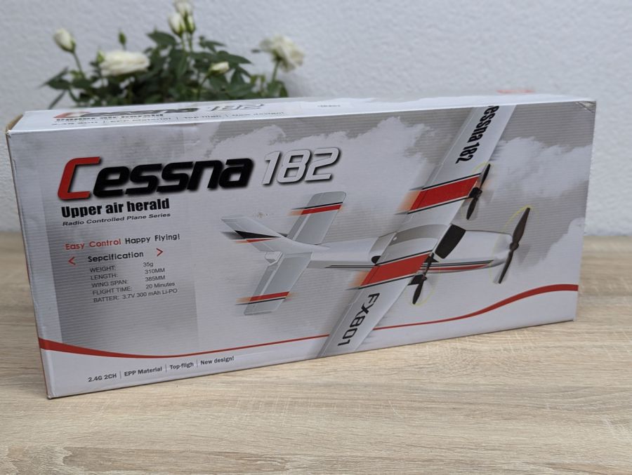 Новий Радіокерований літак Cessna 182 модель FX801