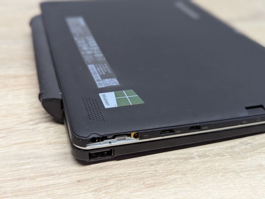 Планшет з клавіатурою Lenovo Ideapad Miix 300-10IBY:11 сенсорний, Intel Atom Z37735F,2 GB DDR3,SSD 32 Б/В