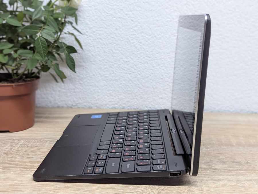 Уцінка!Планшет з клавіатурою Б/В Lenovo Ideapad Miix 300-10IBY:11 сенсорний, Intel Atom Z37735F,2 GB DDR3,SSD 32