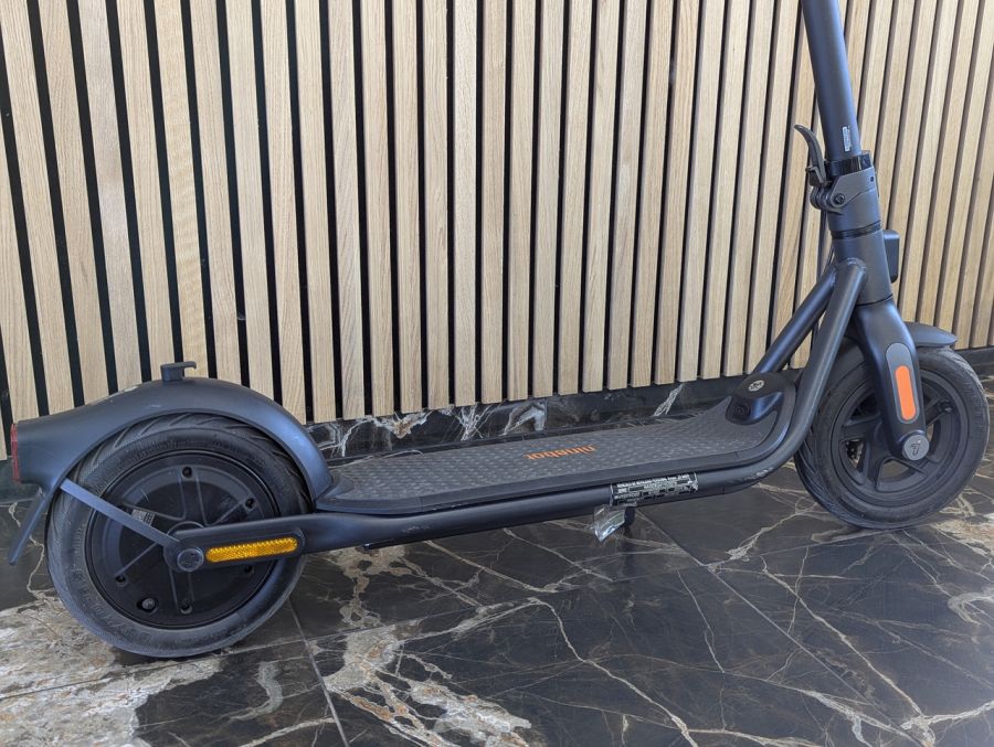 Б/В Електросамокат Segway Ninebot KickScooter F2