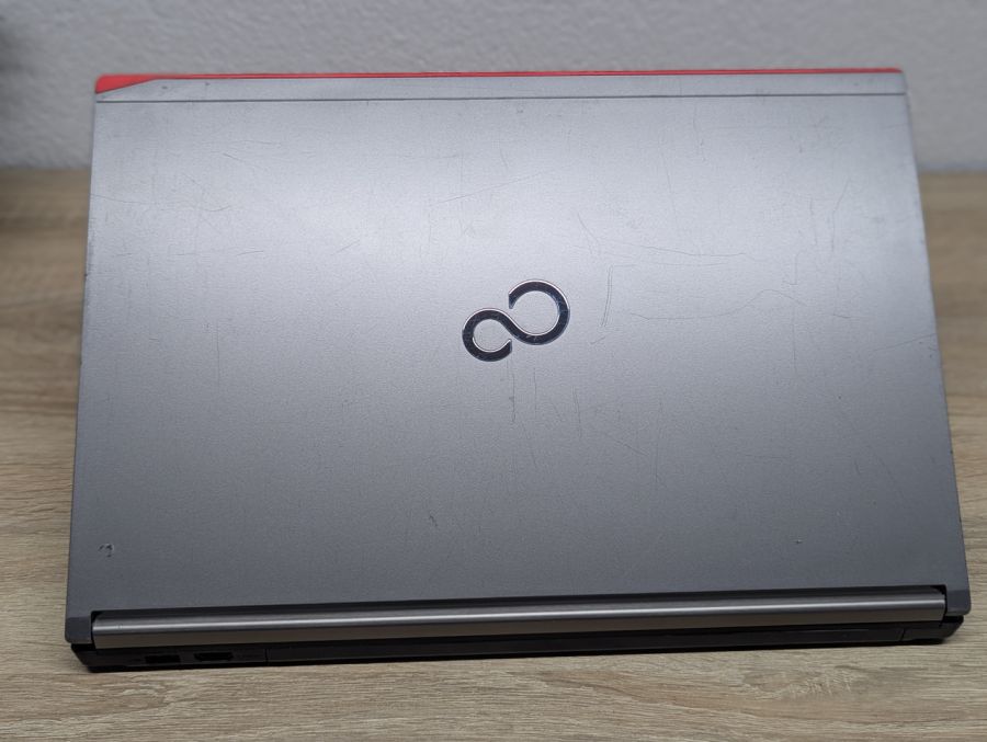 Уцінка! Ноутбук Б/В Fujitsu E756, Intel Core i5-6300U, DDR4 8 GB, SSD 128GB, 15.6" Full HD