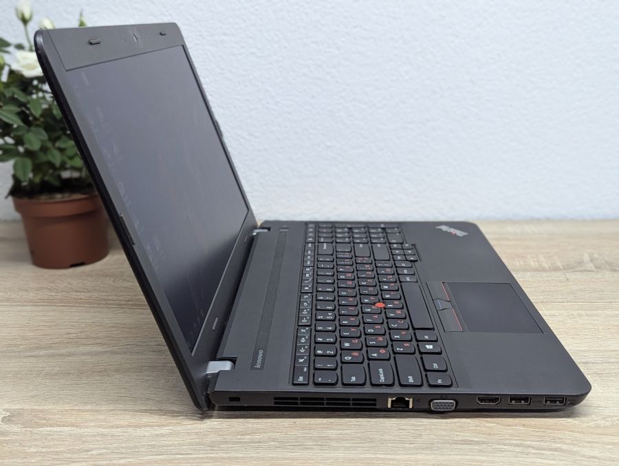 Уцінка! Ноутбук Б/В Lenovo E550, Intel Core i3-5005U, DDR3 8 GB, SSD 128GB, 15.6" HD
