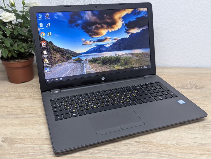 Уцінка! Ноутбук Б/В HP 250 G4, Intel Core i3-7020U, DDR3 8 GB, SSD 128GB, 15.6" HD