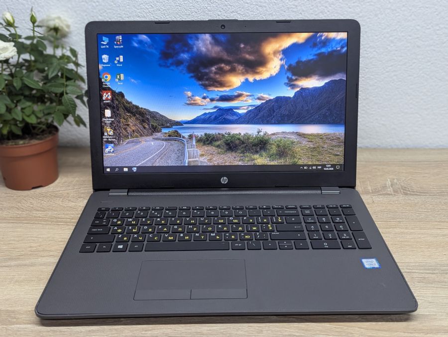 Уцінка! Ноутбук Б/В HP 250 G4, Intel Core i3-7020U, DDR3 8 GB, SSD 128GB, 15.6" HD