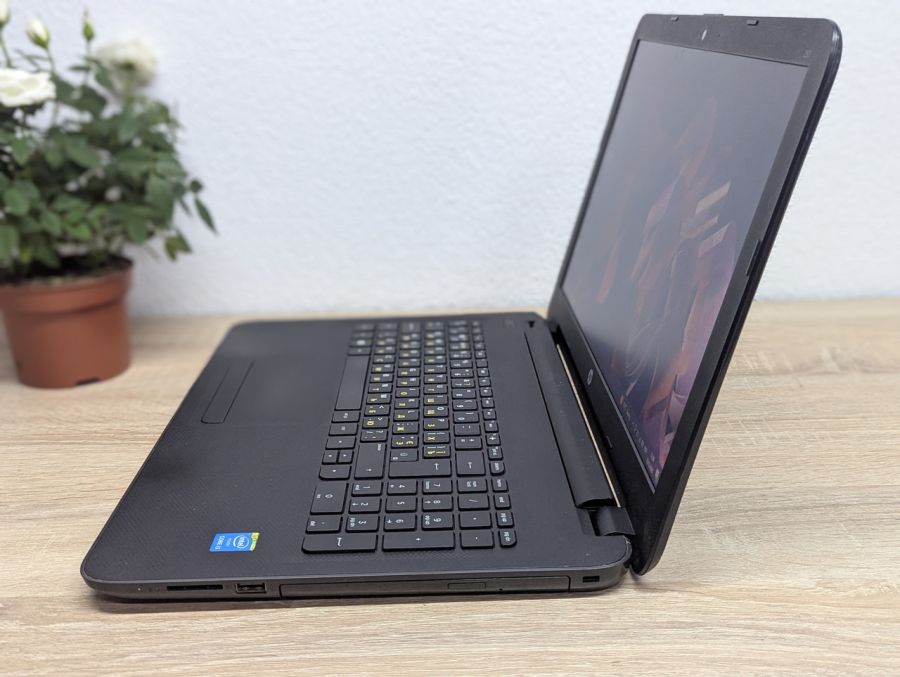 Уцінка! Ноутбук Б/В HP 250 G4, Intel Core i3-4005U, DDR3 8 GB, SSD 128GB, 15.6" HD