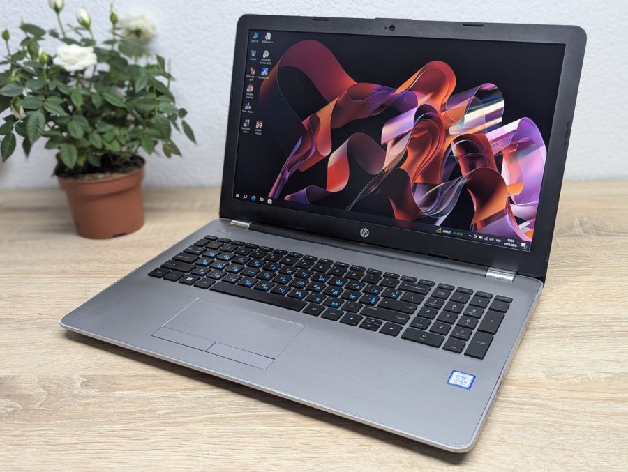 Ноутбук Б/В HP 250 G6, Intel Core i5-7200U, DDR4 8GB, SSD 128GB, 15.6" Full HD