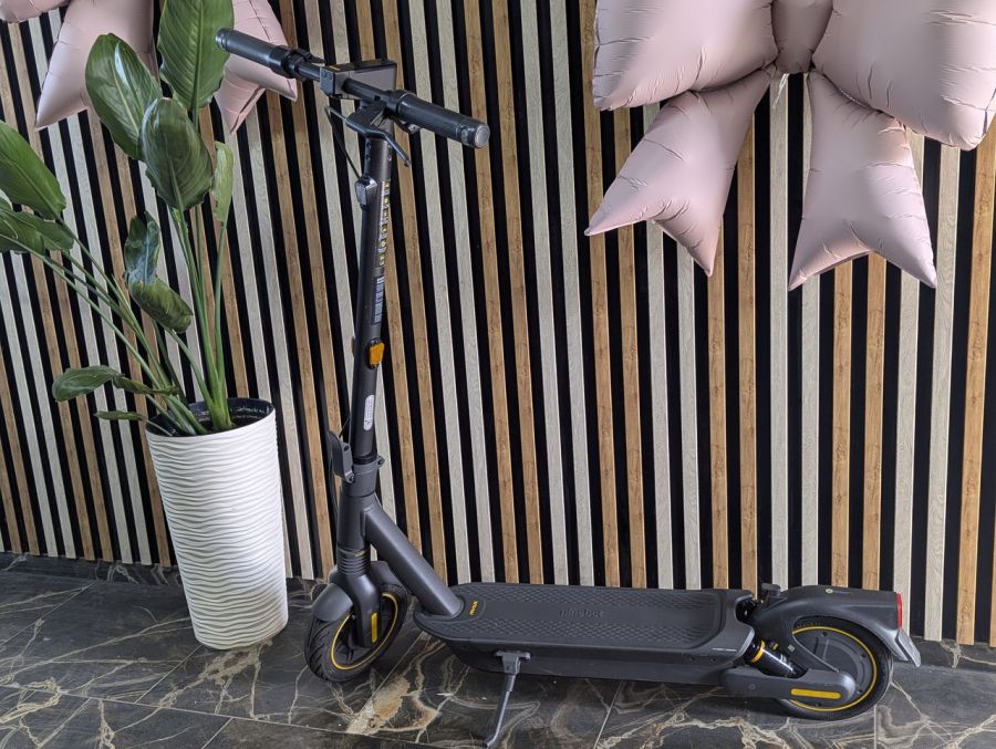 Б/В Електросамокат Ninebot KickScooter Max G2 модель 051501E