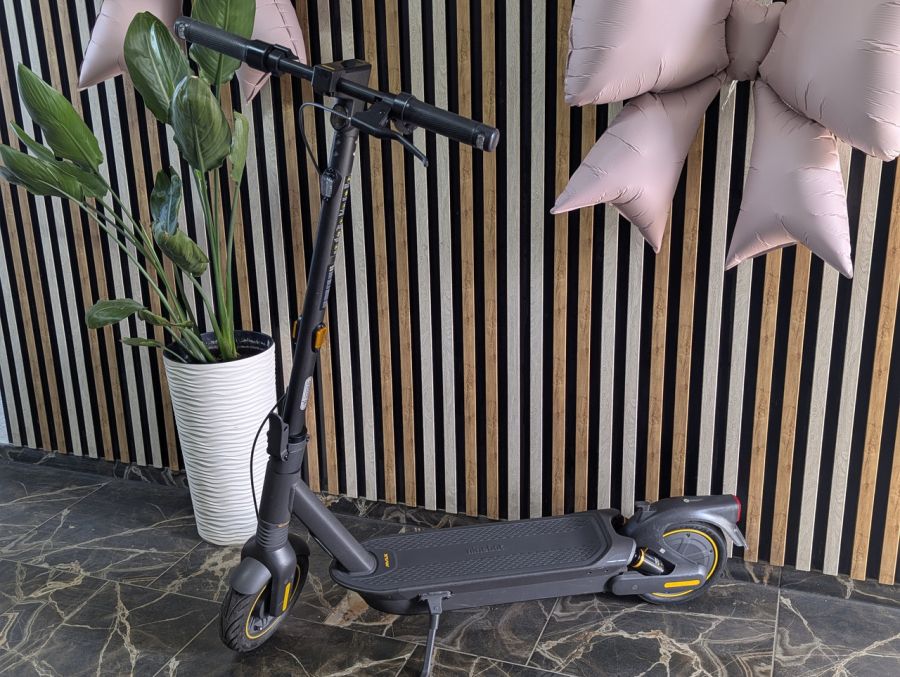 Б/В Електросамокат Ninebot KickScooter Max G2 модель 051501E