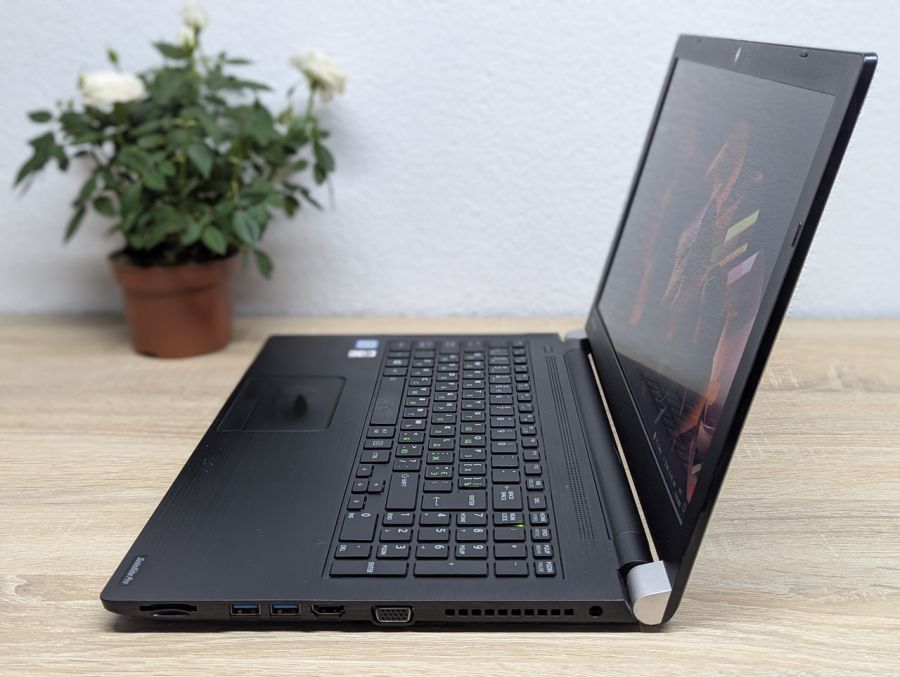 Ноутбук Б/В Toshiba Satellite Pro A50-C-206, Intel Core i5-6200U, DDR3 8 GB, SSD 128GB, 15.6" Full HD