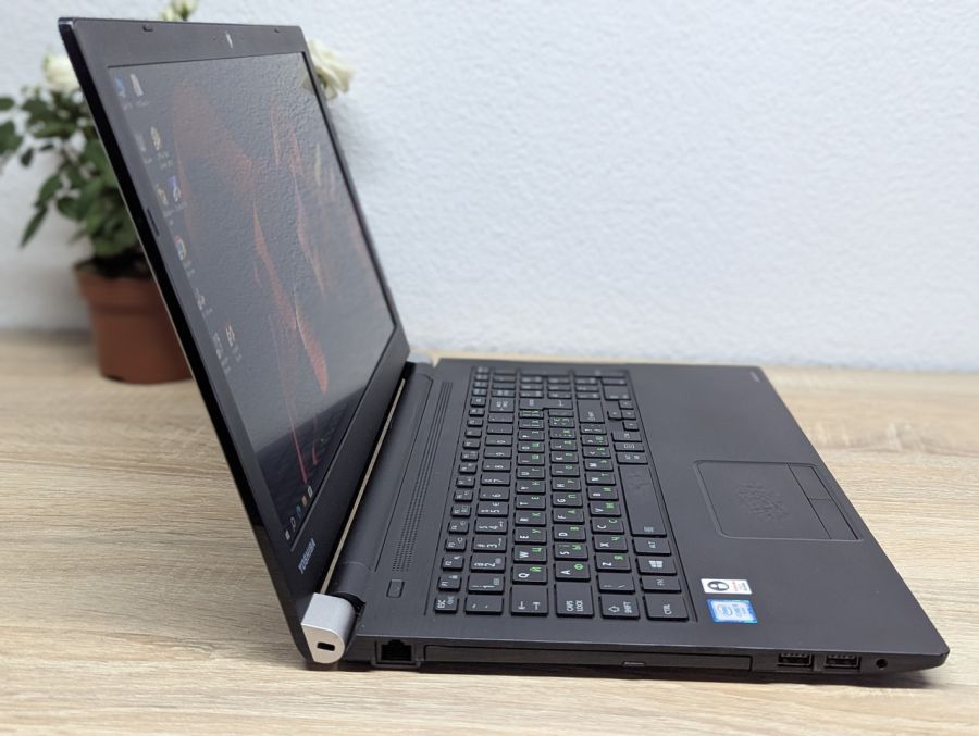 Ноутбук Б/В Toshiba Satellite Pro A50-C-206, Intel Core i5-6200U, DDR3 8 GB, SSD 128GB, 15.6" Full HD