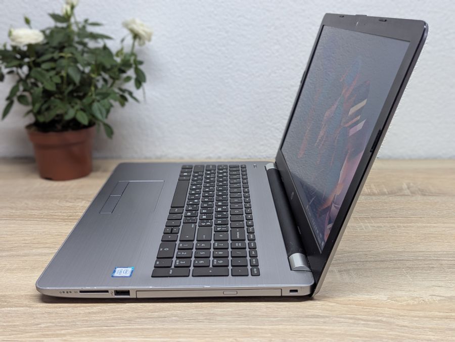 Уцінка! Ноутбук Б/В HP 250 G6, Intel Core i5-7200U, DDR4 8 GB, SSD 128GB, 15.6" HD