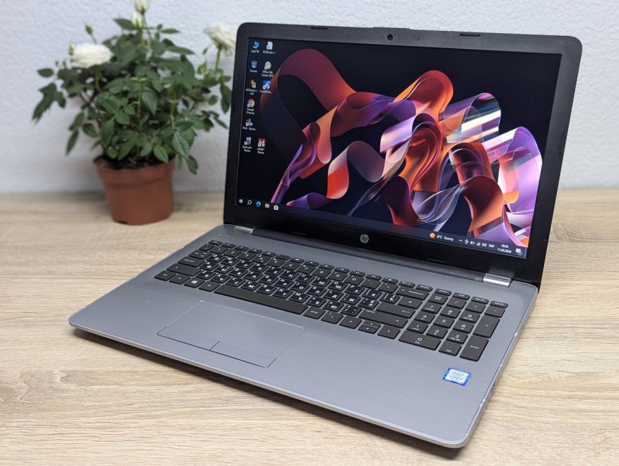 Уцінка! Ноутбук Б/В HP 250 G6, Intel Core i5-7200U, DDR4 8 GB, SSD 128GB, 15.6" HD