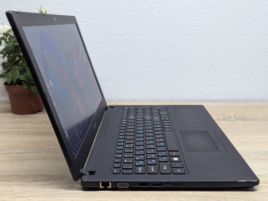 Уцінка! Ноутбук Б/В Acer TravelMate P2510, Intel Core i3-7100U, DDR4 12 GB, SSD 128GB, 15" HD
