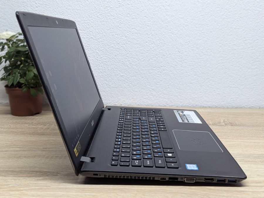 Уцінка! Ноутбук Б/В Acer Aspire E5-575, Intel Core i5-7200U, DDR4 8 GB, SSD 128GB, 15.6" Full HD