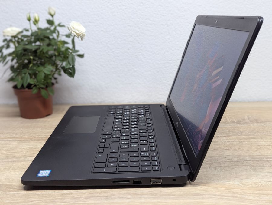 Уцінка! Ноутбук Б/В Dell Latitude 3580, Intel Core i3-7100U, DDR4 8 GB, SSD 128GB, 15.6" HD