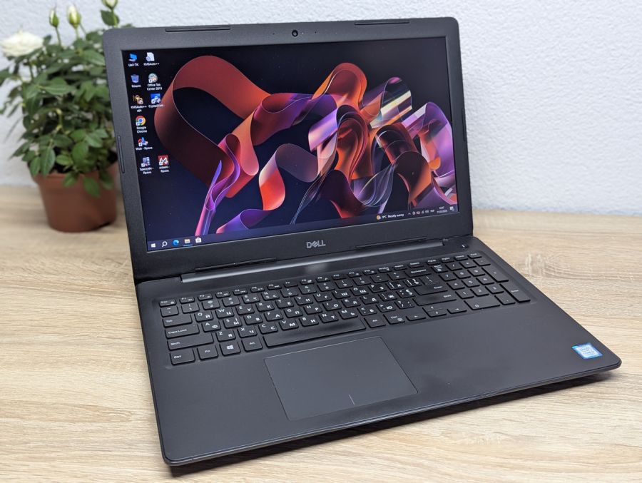 Ноутбук Б/В Dell Latitude 3590, Intel Core i3-7130U, DDR4 8 GB, SSD 128GB, 15.6" Full HD