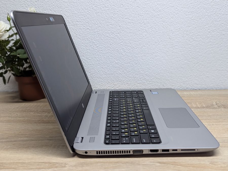 Ноутбук Б/В HP ProBook 450 G4, Intel Core i3-7100U, DDR4 8 GB, SSD 128GB, 15.6" HD
