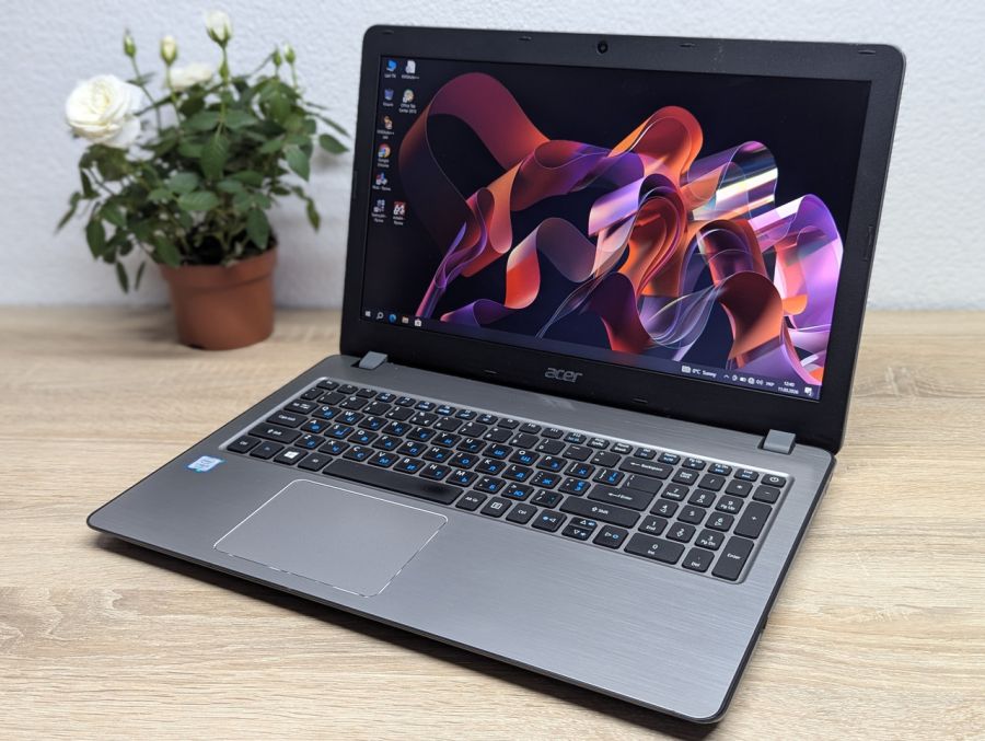 Ноутбук Б/В Acer Aspire F5-573G, Intel Core i5-7200U, DDR4 8 GB, SSD 128GB, NVIDIA GeForse 940MX 2Gb, 15.6" Full HD