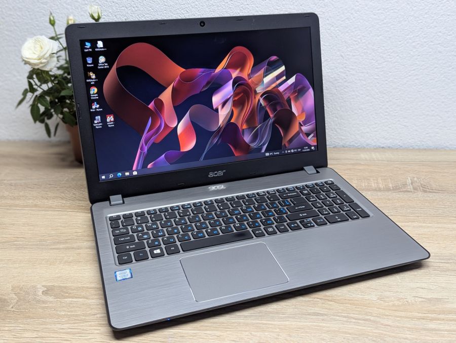 Ноутбук Б/В Acer Aspire F5-573G, Intel Core i5-7200U, DDR4 8 GB, SSD 128GB, NVIDIA GeForse 940MX 2Gb, 15.6" Full HD