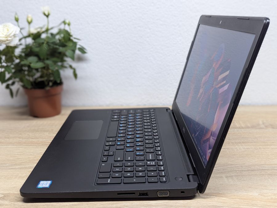 Ноутбук Б/В Dell Latitude 3580, Intel Core i5-7200U, DDR4 8 GB, SSD 128GB, 15.6" HD