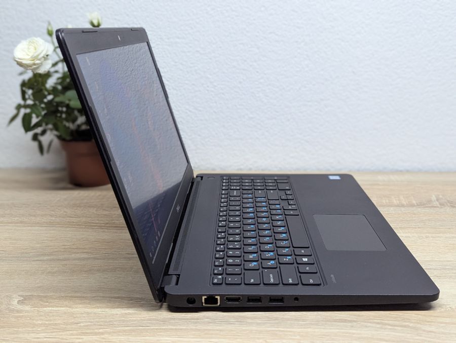 Ноутбук Б/В Dell Latitude 3580, Intel Core i5-7200U, DDR4 8 GB, SSD 128GB, 15.6" HD
