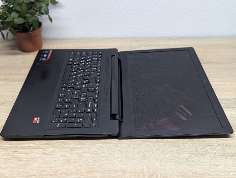 Ноутбук Б/В Lenovo IdeaPad 110, AMD A6-7310, DDR3 4 GB, SSD 128GB, Radeon R4, 15.6"